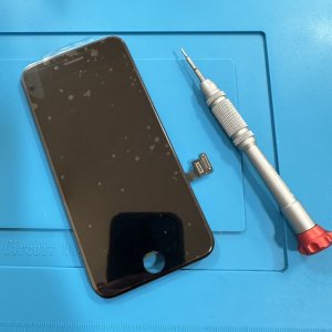 iPhone8 パネル交換