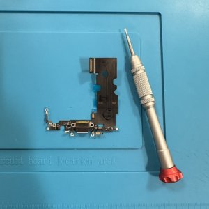 iPhone8 ライトニング交換