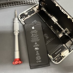 iPhoneSE2 バッテリー交換 即日修理