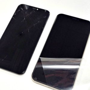 iPhone11 フロントパネル交換