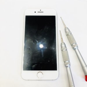 iPhone 8 フロントパネル交換