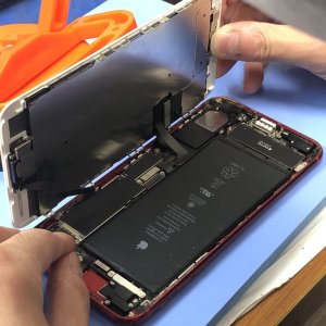 【iPhone7plus 水没修理】お風呂に落として画面が真っ暗のまま…復活しました‼