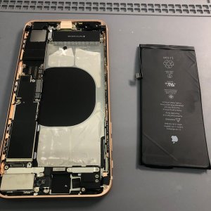 iPhone8Plus　バッテリー交換