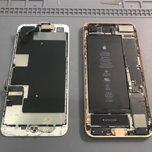 iPhone8Plus パネル交換
