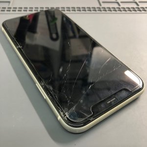 iPhone11  落下ブラックアウト 液晶交換