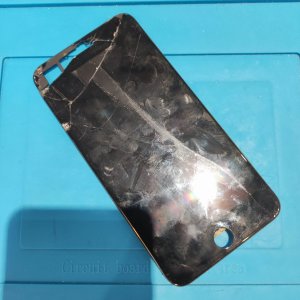 iPhone7Plus 画面割れ修理