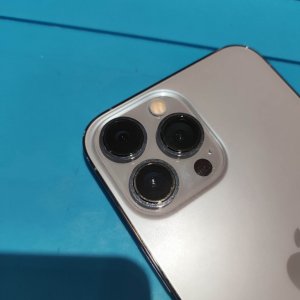 iPhone13ProMaxアウトカメラ交換修理