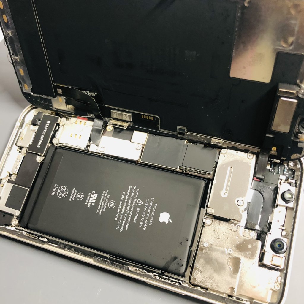 iPhoneXR 水没修理