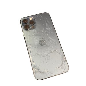iPhone12 バックパネル修理
