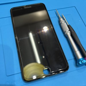 iPhone8Plus フロントパネル交換