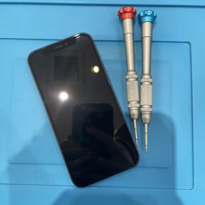 iPhone13 フロントパネル交換