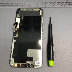 iPhone12 部活中に破損！液晶交換