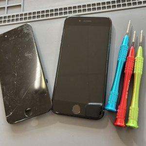 iPhoneSE2 フロントパネル交換
