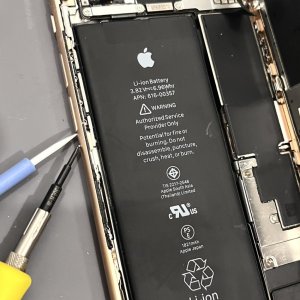 iPhone8 バッテリー交換