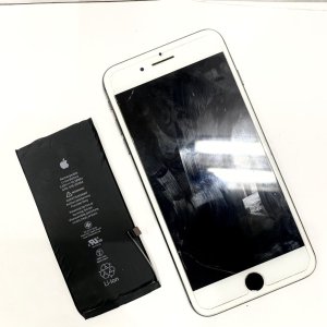 iPhone 8+ バッテリー交換