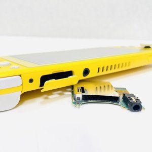 NintendoSwitchLite ゲームカードスロット修理
