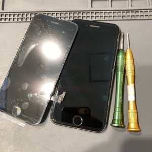 iPhone8 液晶画面 交換修理 即日