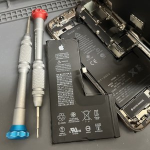 iPhoneXs バッテリー交換修理 即日