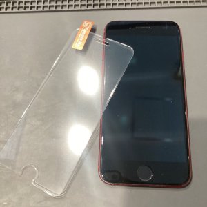 iPhoneSE3 強化ガラス 貼り付け