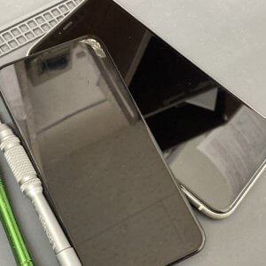 iPhone11Pro フロントパネル 交換修理 即日