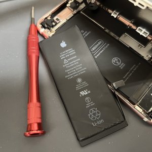 iPhone8 バッテリー交換 即日修理