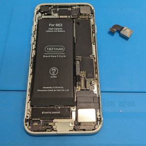 iPhoneSE2 アウトカメラ交換修理