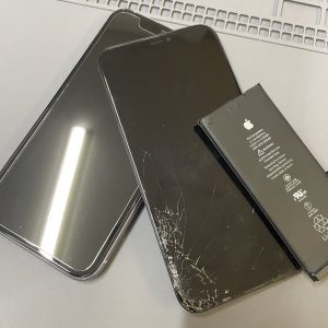 iPhone11 液晶 パネル バッテリー セット交換 強化ガラス貼り付け