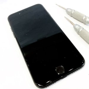 iPhone 8 フロントパネル交換