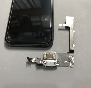 iPhone11Pro ライトニング交換