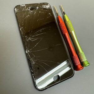 iPhoneSE3 フロントパネル交換