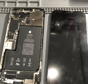 iPhone12ProMax バッテリー交換