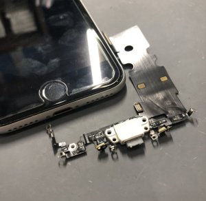 iPhone8 ライトニング交換