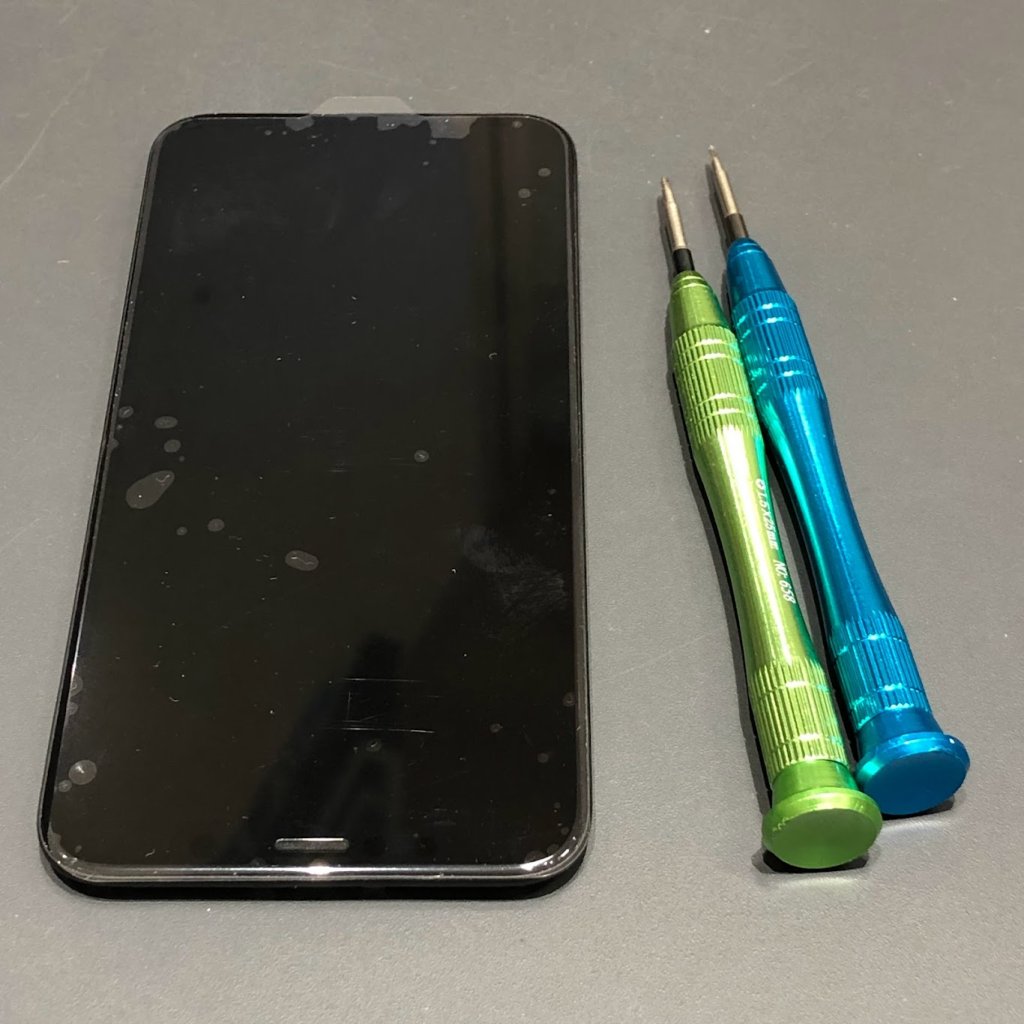 iPhoneXS フロントパネル交換