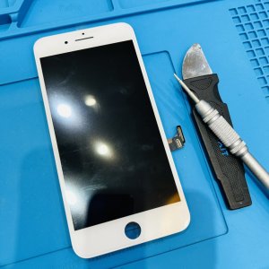 iPhone8＋ 液晶交換