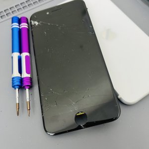 iPhoneSE3 画面割れ修理