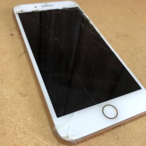 iPhone8　フロントパネル交換