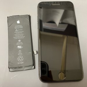 iPhone8　バッテリー交換
