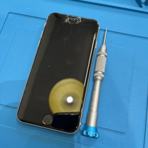 iPhoneSE3 フロントパネル交換