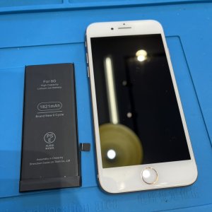iPhone8 バッテリー交換