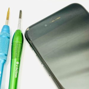 iPhone8 フロントパネル交換修理