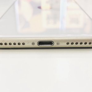 iPhoneSE2 ライトニング交換