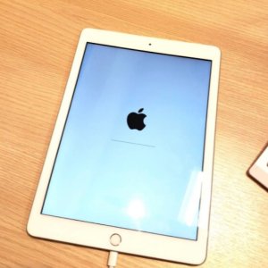 iPad  充電口中折れ