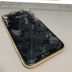 iPhoneXR 落下ブラックアウト 液晶交換