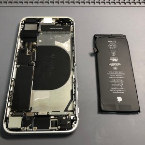 iPhone8 寒さで持ち悪化 バッテリー交換