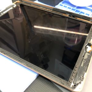 iPad第五世代　ガラスパネル交換