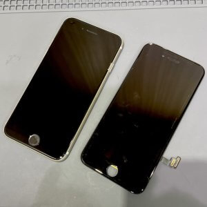 iPhoneSE3 パネル交換