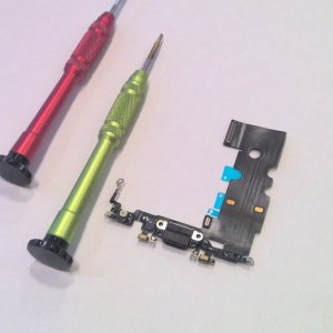 iPhoneSE2ライトニング交換