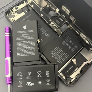 iPhoneXSmax バッテリー交換修理