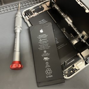 iPhoneSE2 バッテリー交換 即日修理