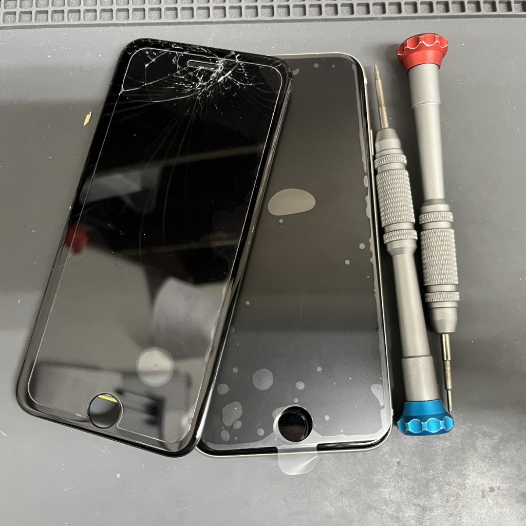 iPhoneSE3 パネル交換 即日修理